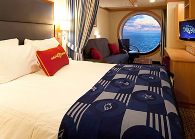 Deluxe Family Oceanview disney-cruise-line-disney-dream-8a-8b-8c-8d-foto-01