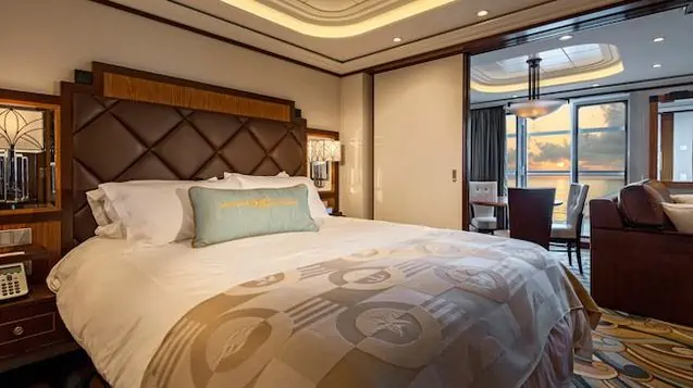 Concierge Royal Suite with Verandah disney-cruise-line-disney-dream-suite-1a