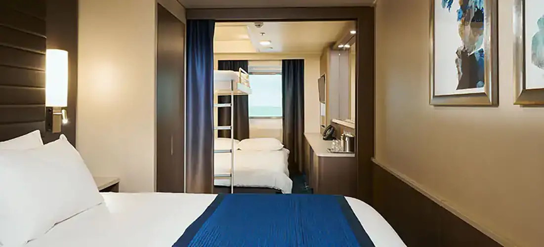 Family oceanview norwegian-cruise-line-norwegian-bliss-esterna-familiare.webp