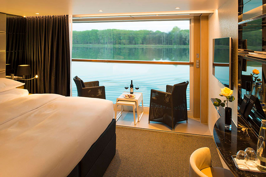 Deluxe Balcony Suite scenic-scenic-jewel-deluxe-balcony